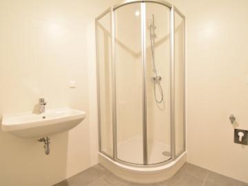 Krems | Erstbezug | Generalsanierte 2 Zimmer Altbauwohnung | Balkon | unbefristet