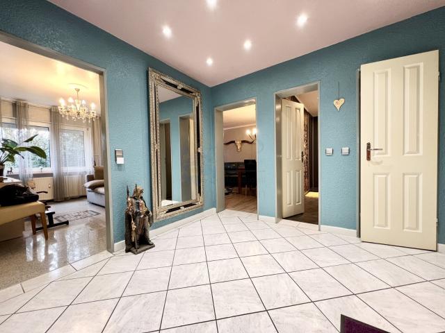 Kriftel: Ihr neues Zuhause Großzügige 3 Zimmer Wohnung mit Balkon und viel Platz!