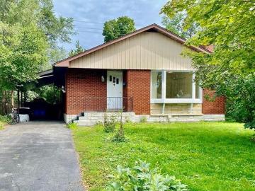 Kristen Janzen Has a House