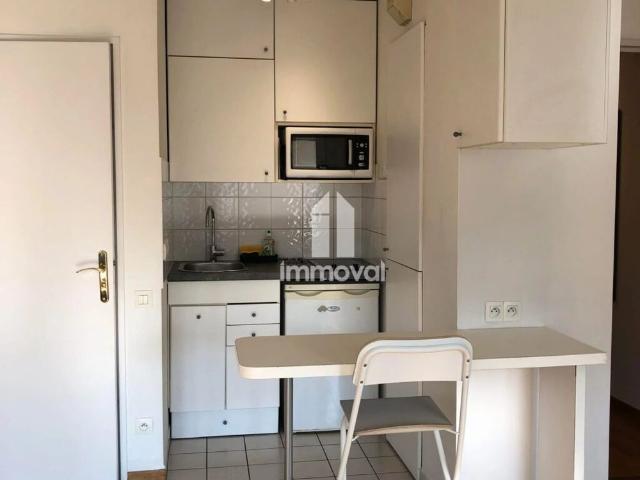 KRUTENAU STUDIO MEUBLE 30.24m²