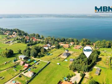 Letniskowa działka z domkami nad jeziorem Kruklanki