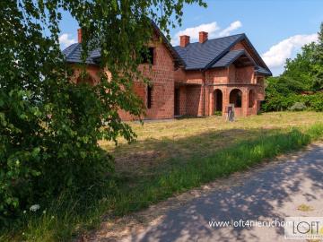 Unikalny dom z 4 piętrami i widokiem na góry, 412 m2