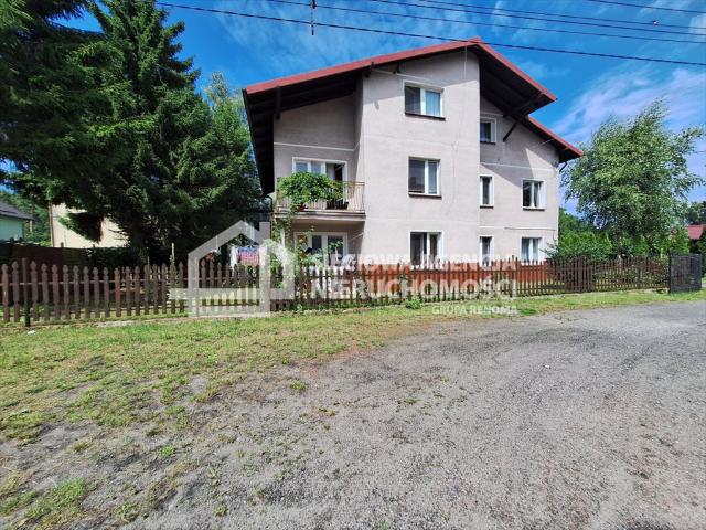 Dom 240m2 w Krynicy Morskiej z 8 pokojami i 5 łazienkami