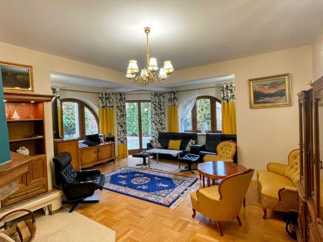 Dom jednorodzinny 295 m2 w Krynicy Zdroju, garaż, wysokiej jakości wykończenie