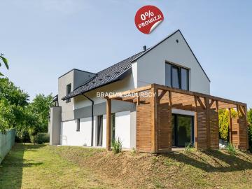 Nowoczesny dom w Krzywaczce z prywatnym ogrodem