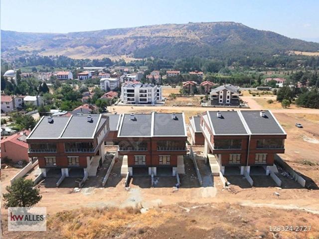 KW ALLES' ten ORHANGAZİ 'de SIFIR 5+1 BAHÇELİ SATILIK VİLLA