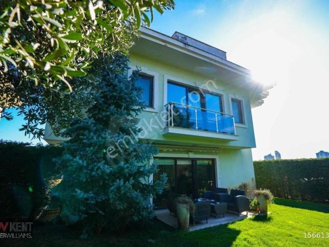 Kw Çiğdem Çekmeköy Merkez Mah. 7+2 /jakuzi Ve Sauna/ Lüks Villa
