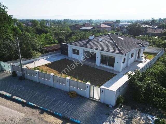 Kw Metsa'dan Beyköy'de Müstakil Arsa İçinde Tek Katlı Lüks Villa