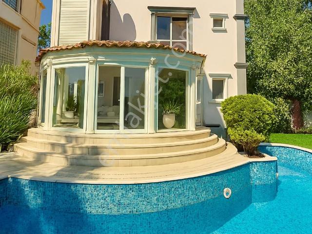 Kw Murat Taştan’dan  Sahil Evleri’nde Değerli Lokasyonda, Tam Müstakil, Havuzlu Villa