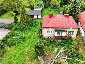 Dom z potencjałem w spokojnej okolicy, 151 m2