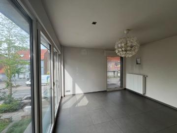 Kwalitatieve ruime woning met 4 slpks en grote tuin, geschikt voor vrij beroep!