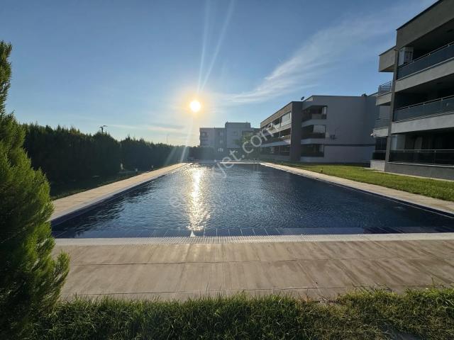 Kw'den Site İçi,cam Balkonlu,full Eşyalı 1+1 Kiralık Daire