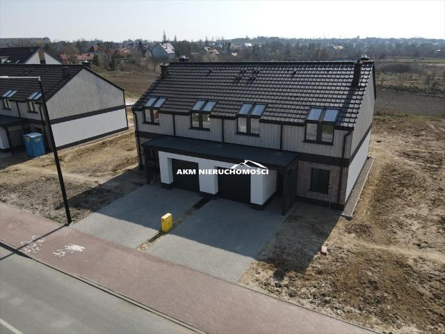 Dwupoziomowy dom w Kwidzynie, 128,57 m², garaż, polecam
