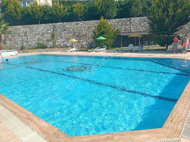Kuştur Bölgesi Denize Yakin Havuzlu Site 3+1 Ebeveyn Banyolu