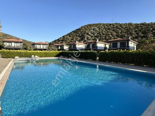 Kuştur'da 500 M2 Full Eşyalı Satılık 4+1 Villa
