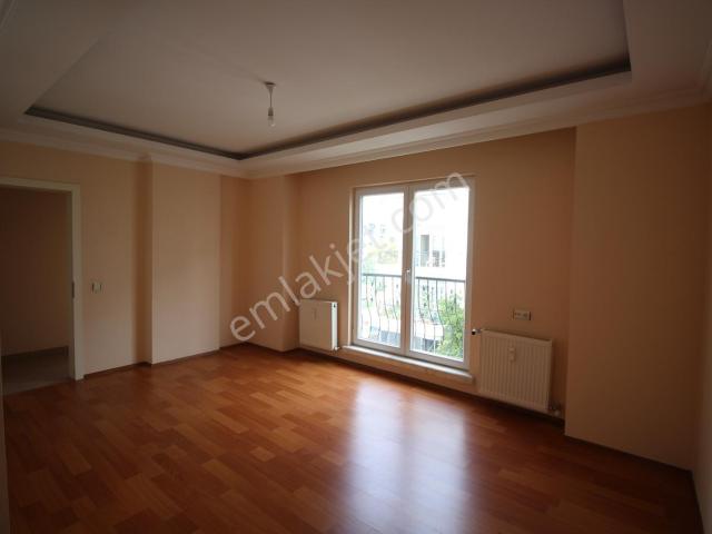 Küçük Bölcek Mahallesinde Bahçeşehir Sitesinde Kiralık 3+1