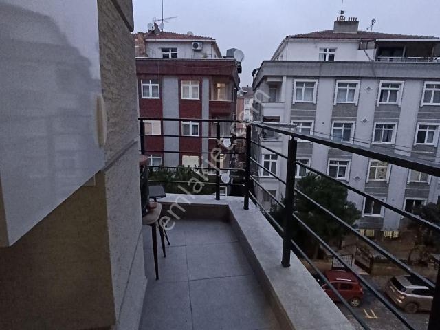 Küçükçekmece Cennet Mah. Satılık Ön Cephe 2+1 Arakat