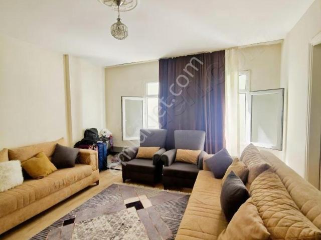 Küçükçekmece Cennet Mah. Satılık Yatırımlık 80 M2 2+1 Arakat