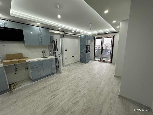 KÜÇÜKÇEKMECE CUMHURİYET MH SATILIK OTOPARKLI ASANSÖRLÜ 1+1 DAİRE