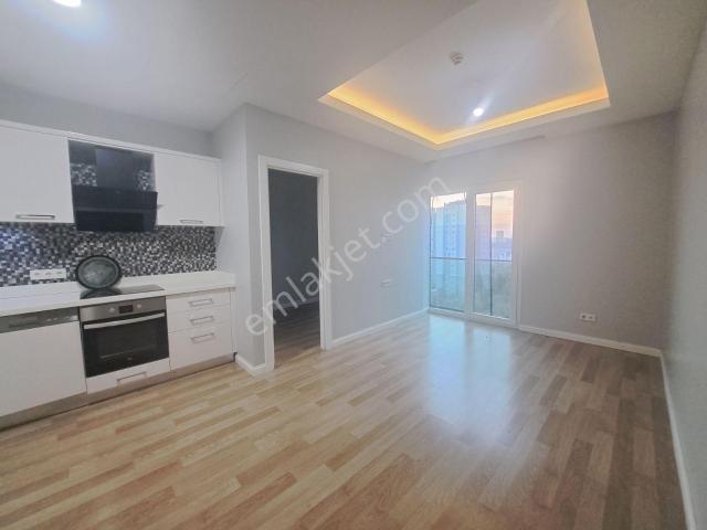 Küçükçekmece Atatürk Mh Quality Residence'de Kiralık Lüks 1+1