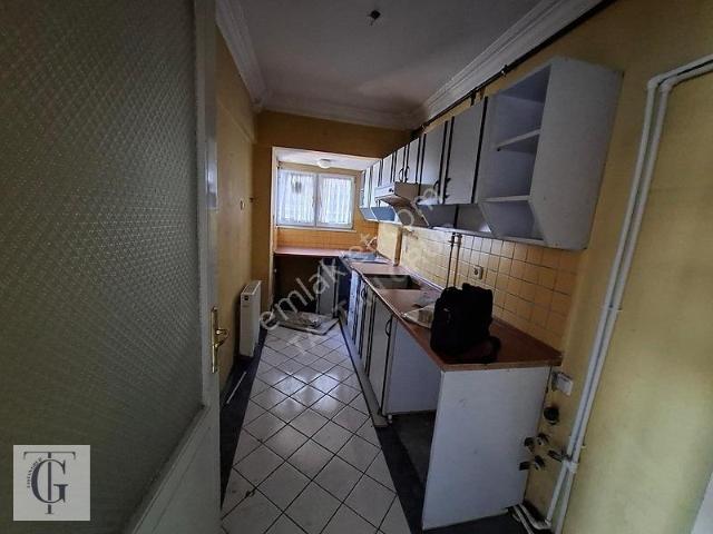 Küçükçekmece E 5 Cepheli Satılık Daire deniz/göl Manzaralı