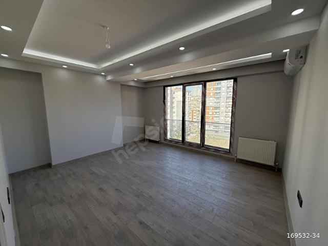 KÜÇÜKÇEKMECE FATİH MH SATILIK OTOPARKLI ASANSÖRLÜ 3+1 DAİRE