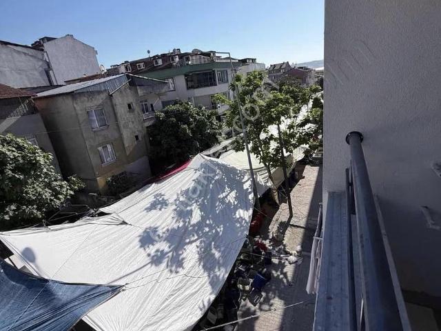 Küçükçekmece Kanarya Mah Satılık Otoparklı Arakat 2+1 Daire