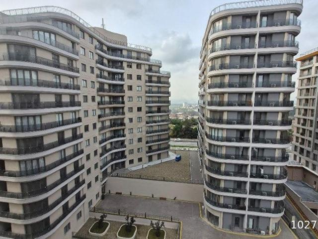 Küçükçekmece Halkalı Caddesinde Brand Atakent 2 De Arakat Satılık 1+1 72m2 Daire