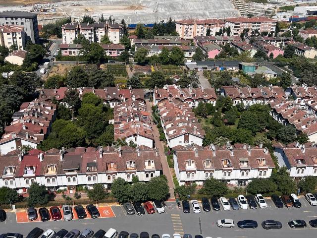 Küçükçekmece Halkalı İstasyon Mah. 4+1 Kiralık Tripleks Villa