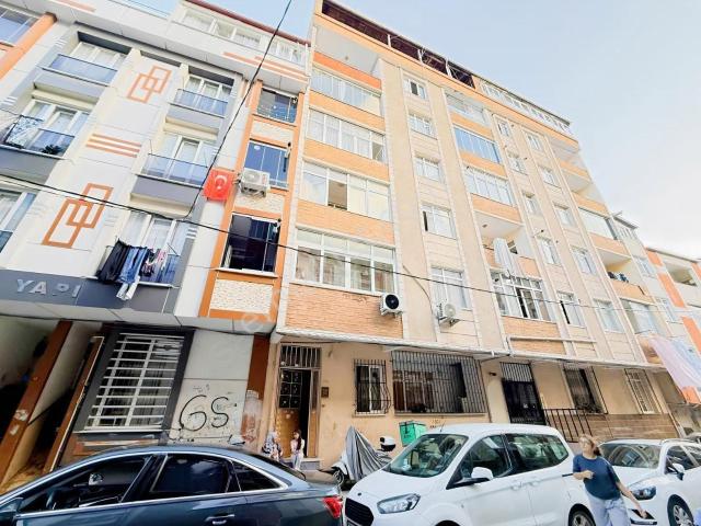 Küçükçekmece M.akif Mh Metro Durağı Dibinde 155m2 3+1 Daire