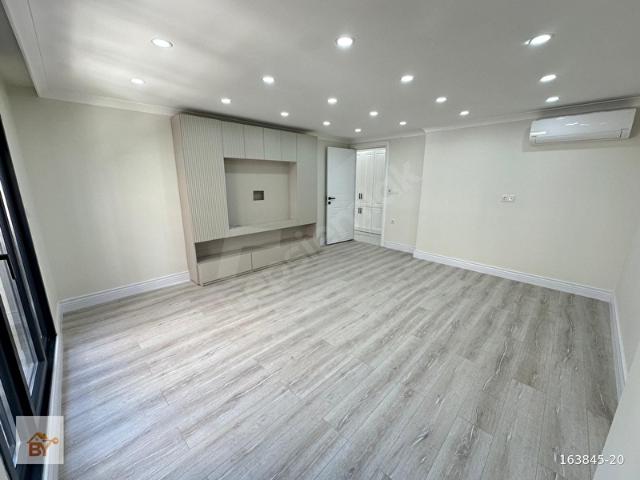 KÜÇÜKÇEKMECE YEŞİLOVA MAH SATILIK 2+1 ULTRA LÜKS ARA KAT DAİRE