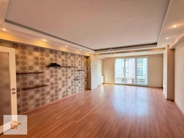 Küçükçekmece Yeşilova Mah Metrobüse Yakın 2+1 100m2 1. Kat Daire