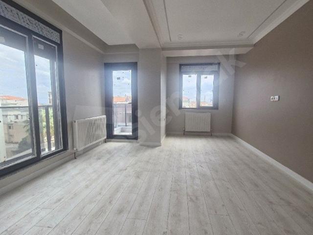 KÜÇÜKÇEKMECE YENİMAHALLE SATILIK LÜKS ÖN CEPHE OTOPARKLI 75 M2 SIFIR 5. KAT DAİRE