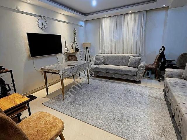 Küçükçekmece Yenimahallede 1+1 Satılık 70m2 Bahçe Katı Daire