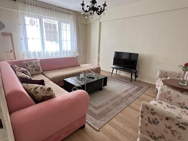 Küçük Emlaktan Gemlik Çarşı Merkezde Satılık 2+1 Daire
