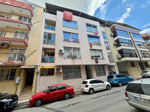 Küçük Çiğli Anadolu Caddesine Yakın Kiralık 3+1 Daire
