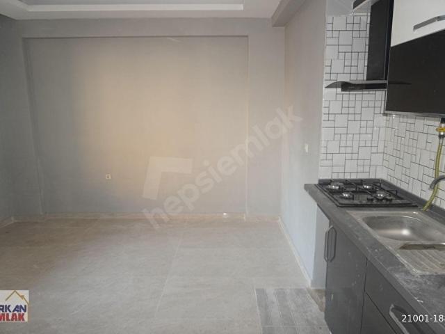 KÜÇÜKÇİĞLİ DE SATILIK BAHÇE KATI 1+1 ÖZEL BAHÇELİ+DOĞALGAZ KOMBİLİ+BALKONLU ÇİĞLİ SERKAN DAN