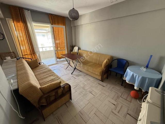 Küçük Kumlada Satılık Ferah 2+1 Daire
