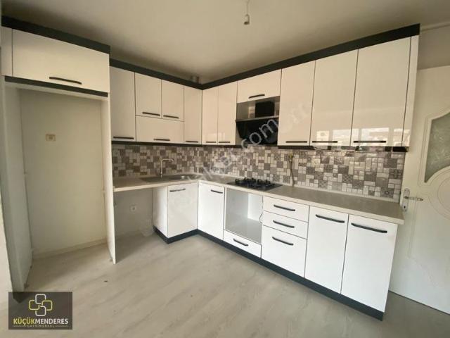 Küçük Menderes'ten Kiraz İstiklal Mah. Doğalgazlı Kiralık Daire