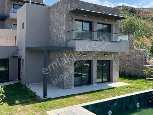 Küçükbük'te Satılık 4+1 Özel Havuzlu Müstakil Villa