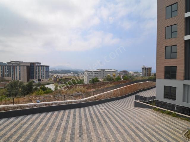 Küçüker Tower'da Havuzlu Site İçerisinde Kiralık 2+1 Daire