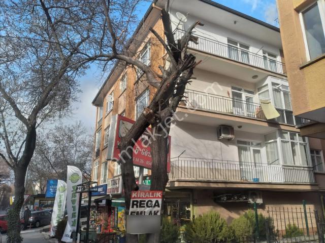 Küçükesat Pazar Hal Yanı Başçavuş Sokak Belligün Köşe Merkezi, Klima 3+1 1. Kat Yapılı Kiralık Daire