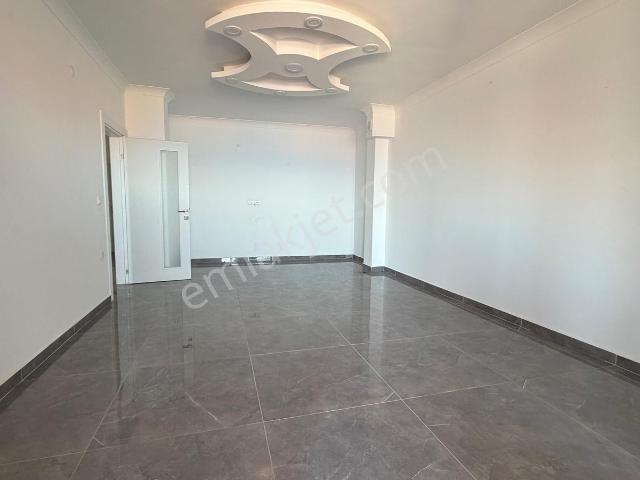 Küçükkuyu'da Deniz Manzaralı 3+1 Satılık Daire