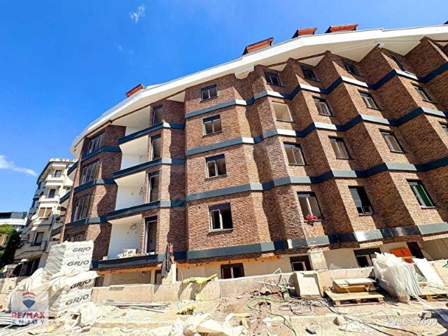 KÜÇÜKTURYOLU 'NDA BALKONLU, EBEVEYN BANYOLU 2+1 SATILIK DAİRE