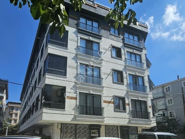 Küçükyalı Altıntepe Kombili Kapalı Otopark Bahçe Kullanımlı 1+1