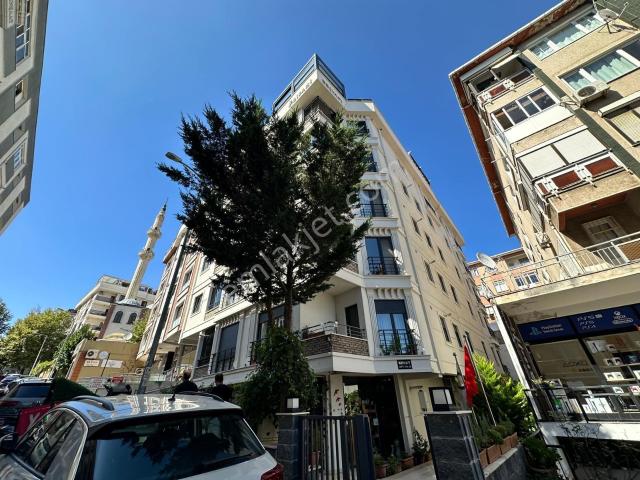Küçükyalı'da 2+1 Net 85m2 Balkonlu Ebv Banyolu Full Eşyalı