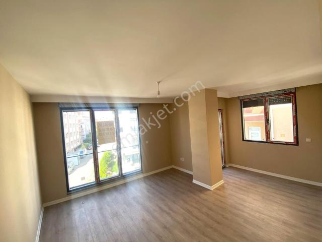 Küçükyalı'da Sıfır Bina 3+1 Ön Cephe Kiralık Daire
