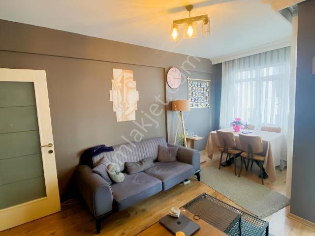 Küçükyalı E5 Ve Minibüs Caddesi Arasında Kiralık 2+1 Daire