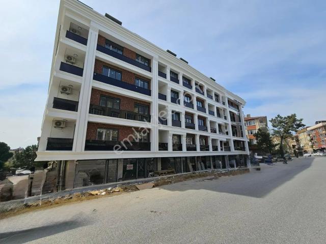 Küçükyalı Mektep Cd.'de Yeni 34m2 Bahçe Teraslı 2+1 Satılık Daire