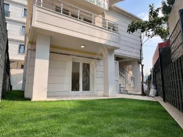 KÜÇÜKYALI'DA E5'İN DİBİNDE, BAHÇELİ, SIFIR FIRSAT MÜSTAKİL EV
